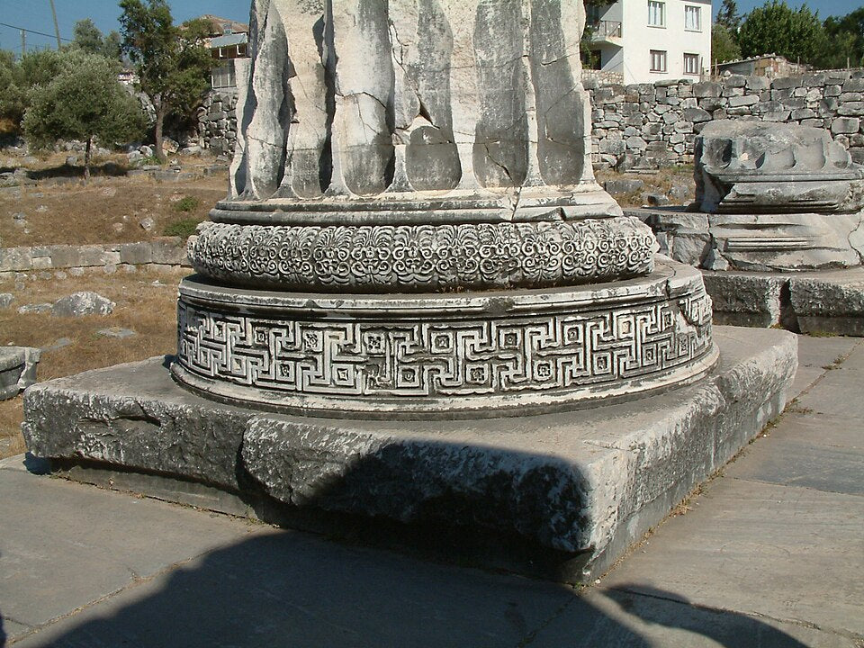 Didim Apollon Tapınağı sütun kaidesinde meander frizi